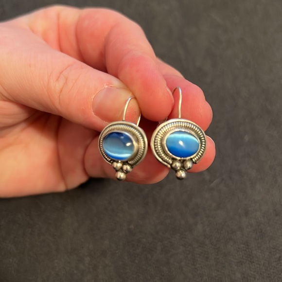 Vintage Jewelry - Vintage Mexico 925 stamped sterling silver blue cats eye earrings